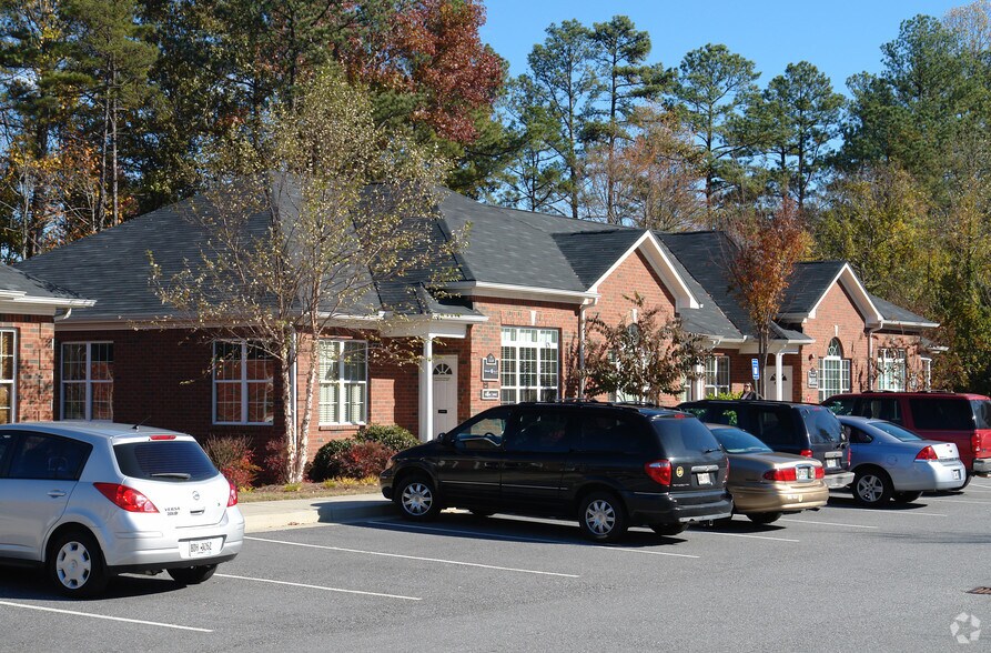 11539 Park Woods Cir, Alpharetta, GA à louer - Photo de l’immeuble – Image 1 sur 9