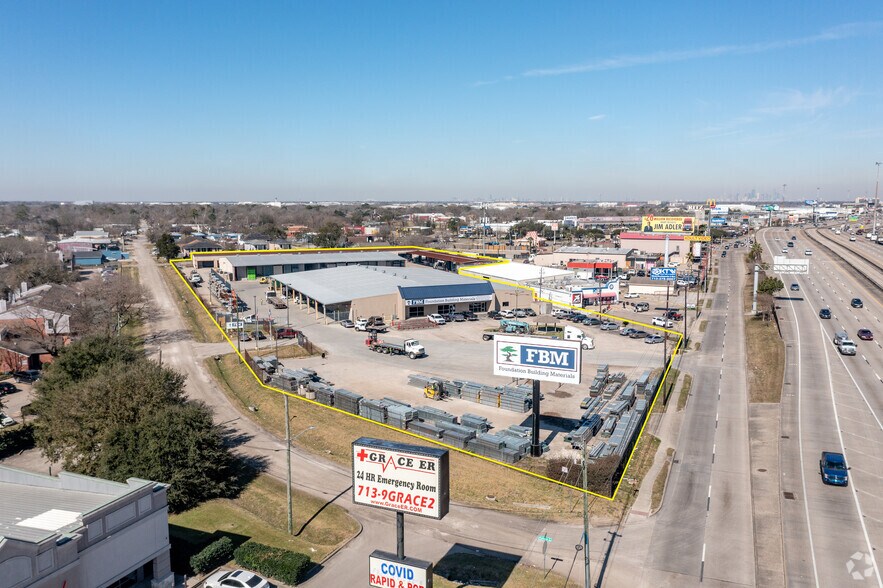 10700 Gulf Fwy, Houston, TX à louer - Photo principale – Image 1 sur 23