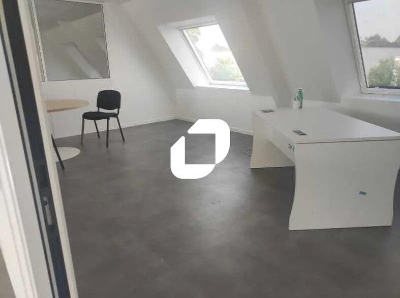 Local d'activités dans Morangis à vendre - Photo de l’immeuble – Image 3 sur 12