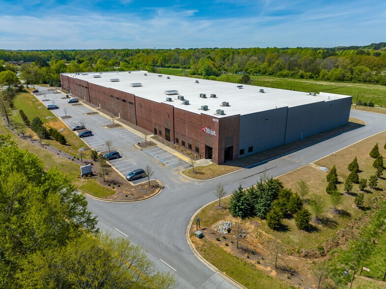 4575 River Green Pky, Duluth, GA à louer - Photo principale – Image 1 sur 8