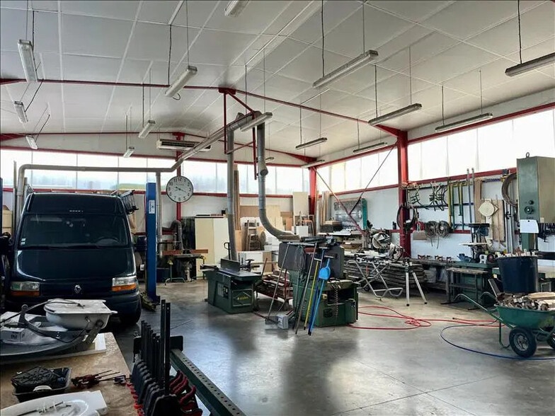 Local commercial dans Gujan-Mestras à vendre - Photo de l’immeuble – Image 3 sur 5