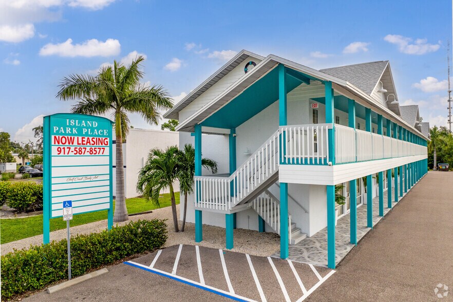 16387 S Tamiami Trl, Fort Myers, FL à vendre - Photo de l’immeuble – Image 3 sur 12