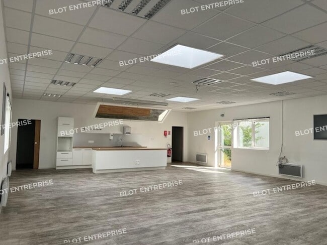 Plus de détails pour Bureau à vendre