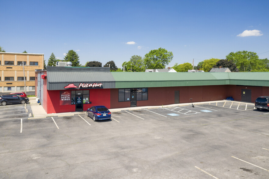5235 N Summit St, Toledo, OH à louer - Photo de l’immeuble – Image 3 sur 10