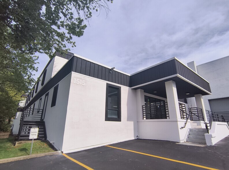 1515 S Clarkson St, Charlotte, NC à louer - Photo de l’immeuble – Image 2 sur 13
