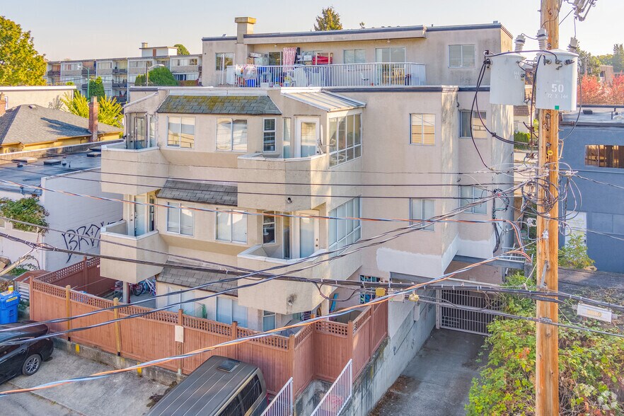 8851 Granville St, Vancouver, BC à vendre - Photo de l’immeuble – Image 3 sur 5