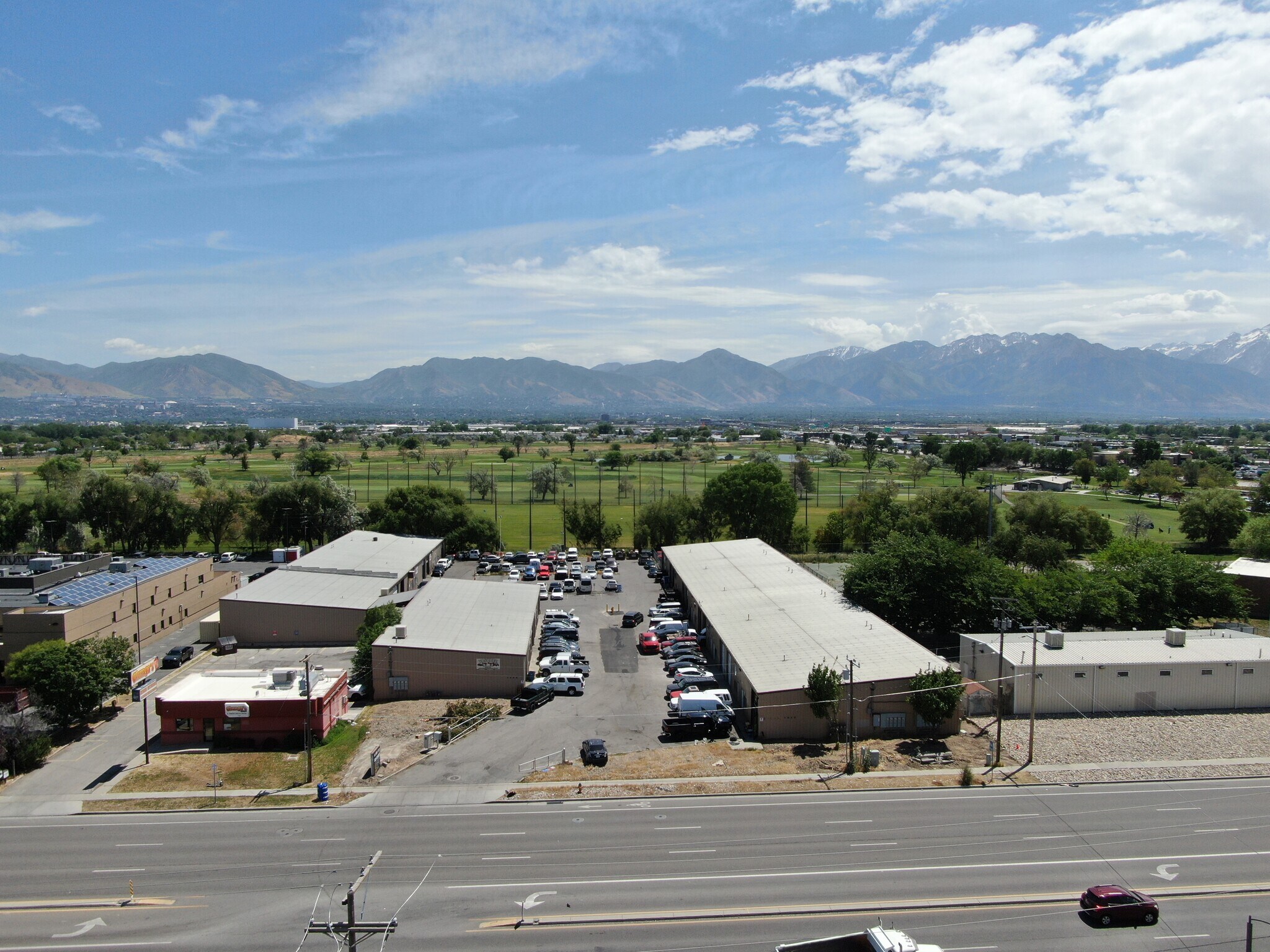1899 S Redwood Rd, Salt Lake City, UT à louer Photo de l’immeuble– Image 1 sur 8