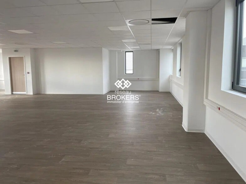 Bureau dans Montpellier à louer - Photo de l’immeuble – Image 2 sur 4
