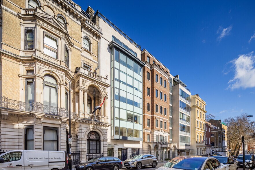 17C Curzon St, Londres à louer - Photo de l’immeuble – Image 3 sur 4