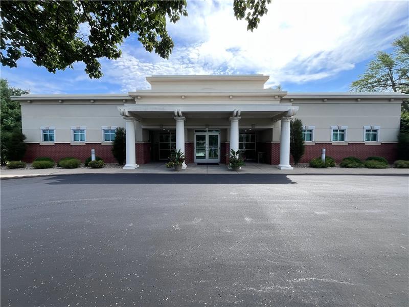 2111 N Woodbine Rd, Saint Joseph, MO à vendre Photo principale– Image 1 sur 22