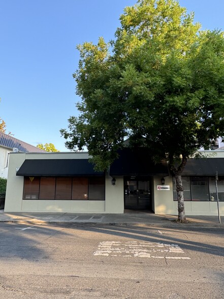 430 Cambridge Ave, Palo Alto, CA à louer - Photo de l’immeuble – Image 2 sur 5