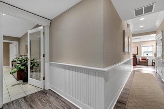 804 Main St, Osterville, MA à vendre Photo intérieure– Image 2 sur 6