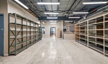 5190 Rue Saint-Patrick, Montréal, QC à louer Photo intérieure– Image 2 sur 7