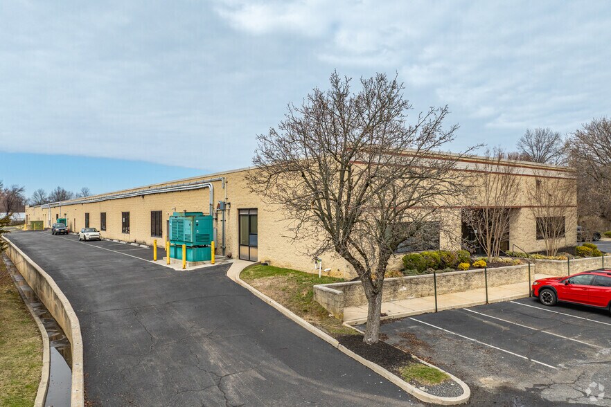 100 Grove Rd, West Deptford, NJ à louer - Photo de l’immeuble – Image 3 sur 9