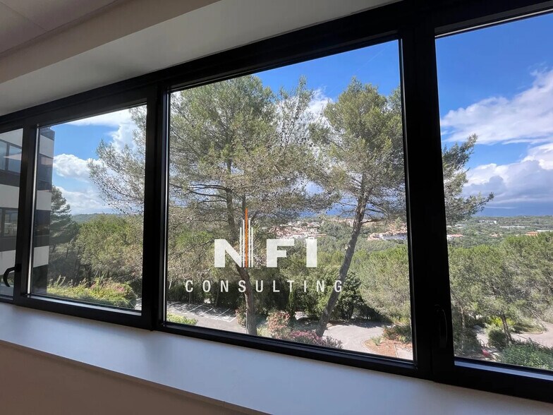 Bureau dans Valbonne à louer - Photo de l’immeuble – Image 3 sur 7