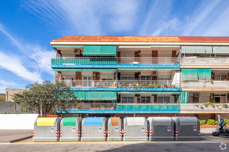 Carrer del General Palafox, 9-11, Castelldefels, Barcelona à louer - Photo principale – Image 1 sur 4