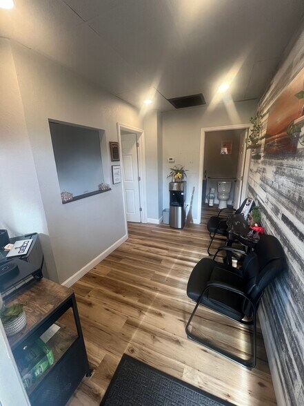 6129 Deltona Blvd, Spring Hill, FL à louer - Photo de l’immeuble – Image 3 sur 9