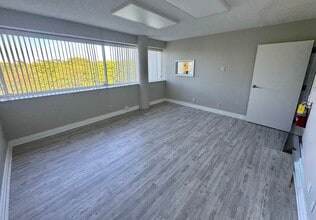 5701 NW 88th Ave, Tamarac, FL à louer Photo intérieure– Image 1 sur 12