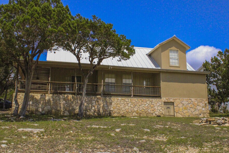 2232 Valley Frg, Canyon Lake, TX à vendre - Photo de l’immeuble – Image 1 sur 16