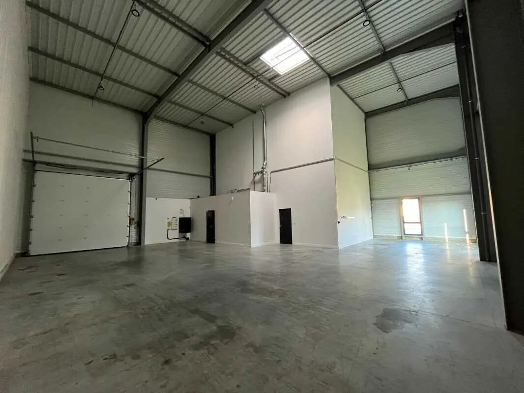 Local d’activités dans Neuville-sur-Saône à louer Photo intérieure– Image 1 sur 11