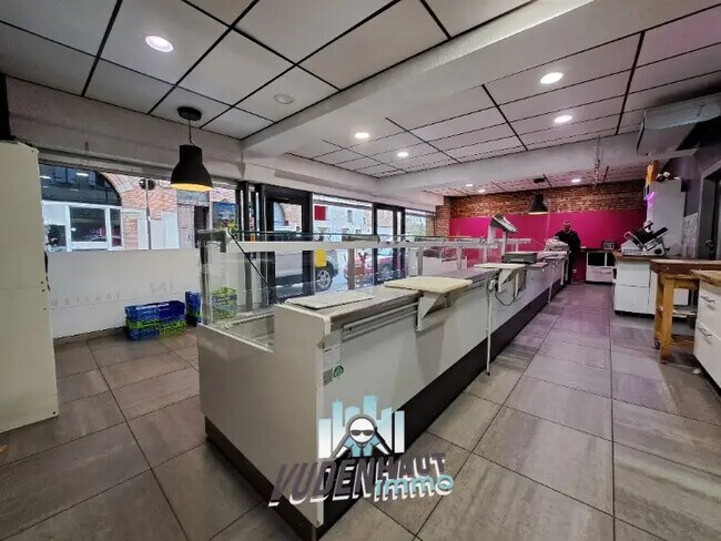 Plus de détails pour Local commercial à louer