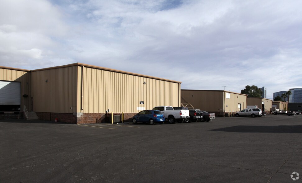 4625-A Wynn Rd, Las Vegas, NV à louer - Photo de l’immeuble – Image 3 sur 7