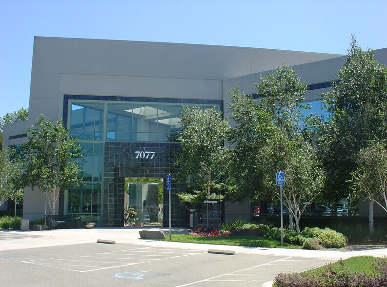 7041 Koll Center Pky, Pleasanton, CA à louer - Photo de l’immeuble – Image 2 sur 2