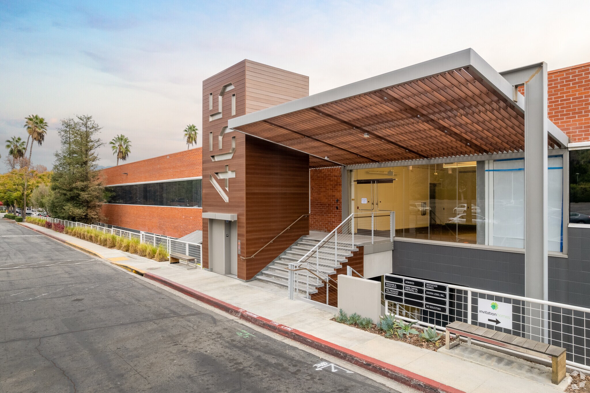 465 N Halstead St, Pasadena, CA à louer Photo de l’immeuble– Image 1 sur 7