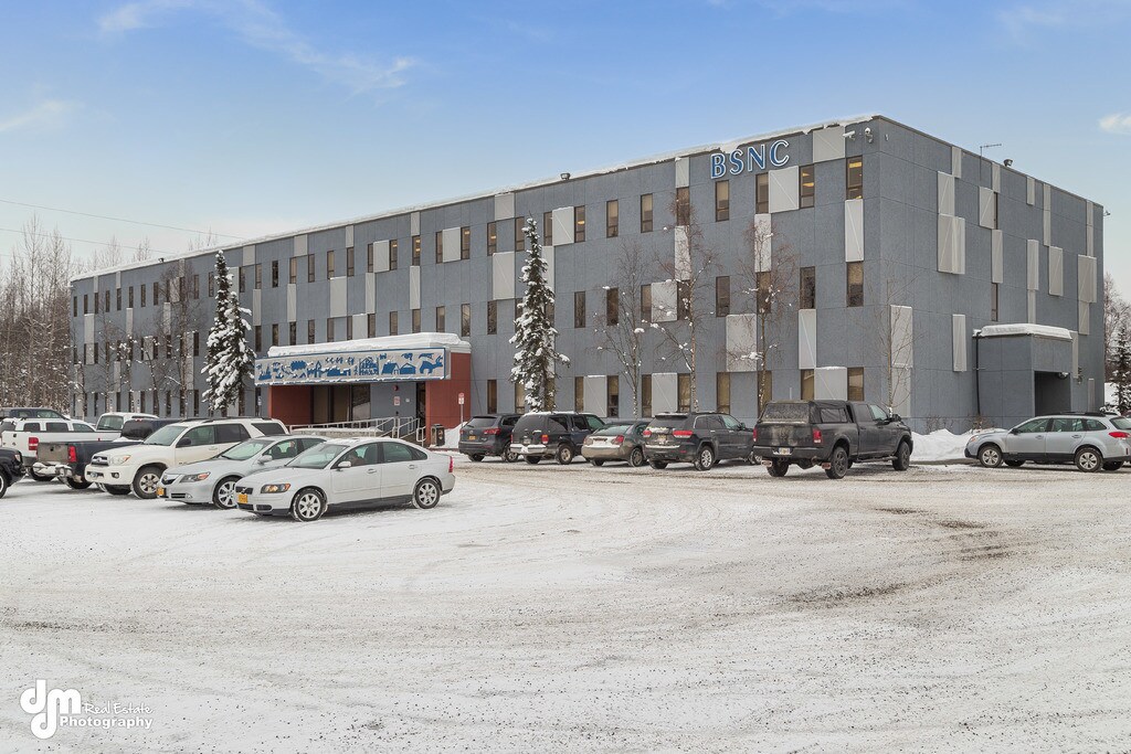 4600 Debarr Rd, Anchorage, AK à louer Photo principale– Image 1 sur 4