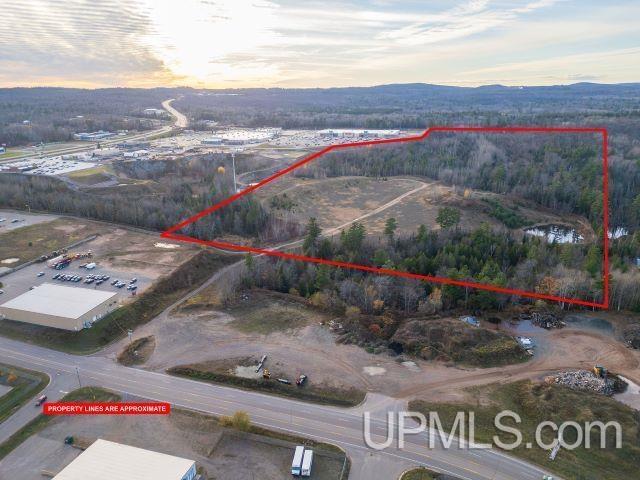 725 County Rd HQ, Marquette, MI à vendre - Photo de l’immeuble – Image 3 sur 38