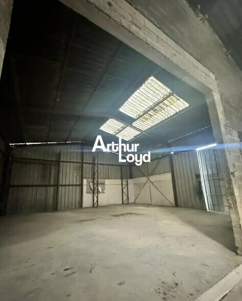 Local d’activités dans La Roquette-sur-Siagne à louer - Photo intérieure – Image 3 sur 9