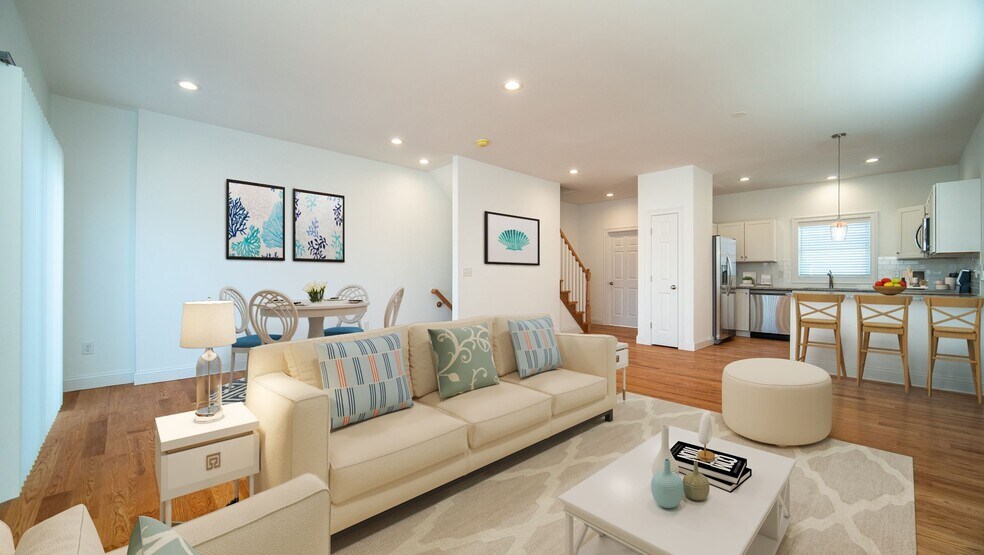 10 Fort Hill Rd, Groton, CT à vendre - Photo intérieure – Image 2 sur 15