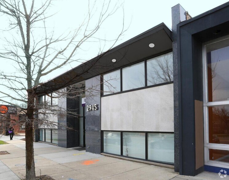 2945 W Peterson Ave, Chicago, IL à louer - Photo de l’immeuble – Image 3 sur 67