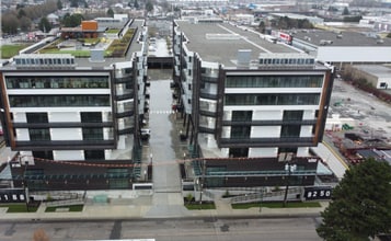 8250 Manitoba St, Vancouver, BC à louer Photo de l’immeuble– Image 2 sur 12