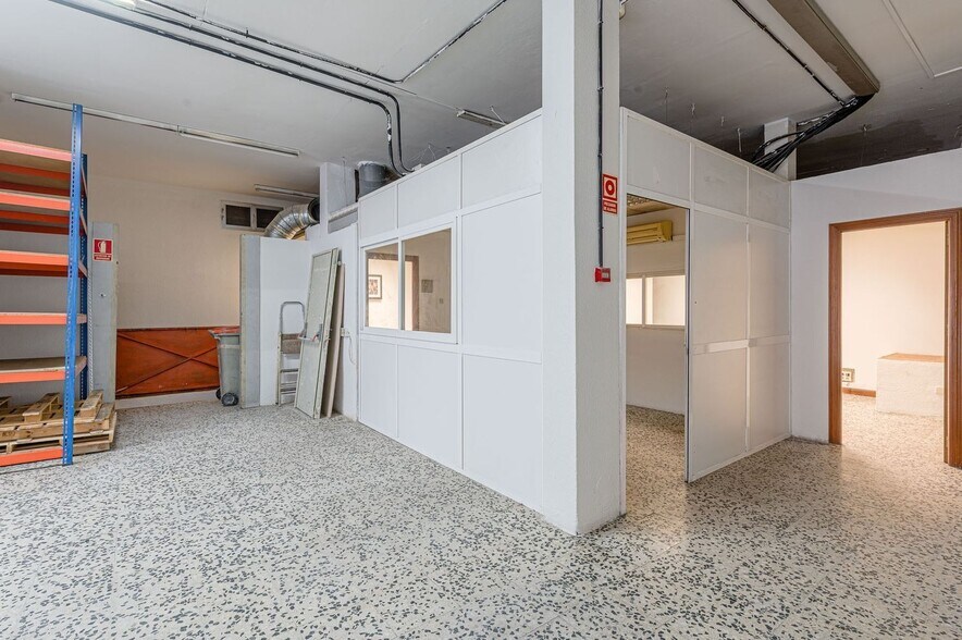 Immeuble residentiel dans Madrid, Madrid à vendre - Photo de l’immeuble – Image 2 sur 2