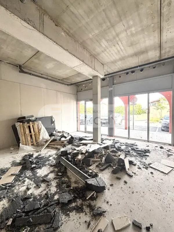 Plus de détails pour Avenue Pasteur, Plan-de-Cuques - Local commercial à louer