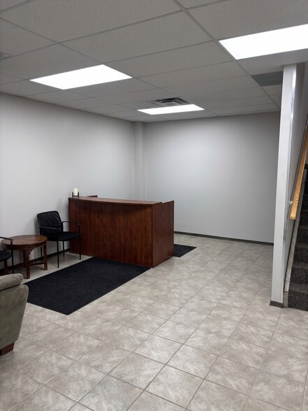 184 Kaska Rd, Sherwood Park, AB à louer - Photo de l’immeuble – Image 3 sur 11