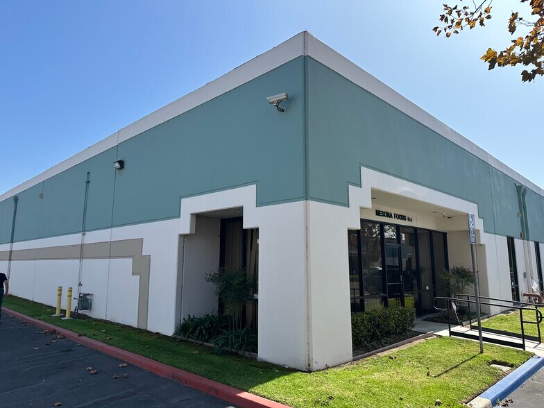 10742-10752 Noel St, Los Alamitos, CA à vendre - Photo de l’immeuble – Image 3 sur 22