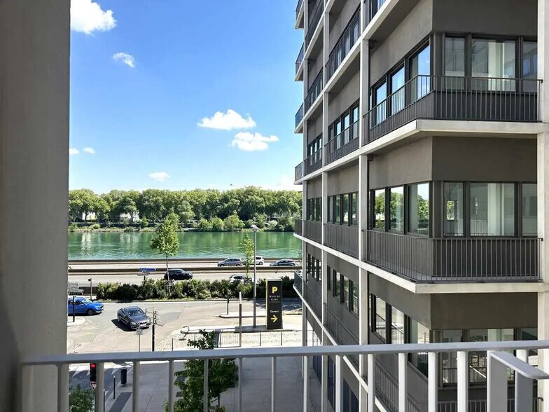 Bureau dans Lyon à vendre - Photo de l’immeuble – Image 2 sur 5