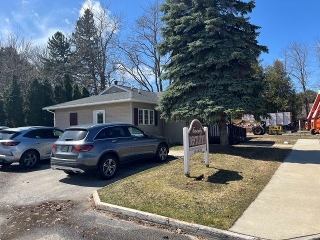 701 Water St, East Jordan, MI à vendre - Photo de l’immeuble – Image 3 sur 13