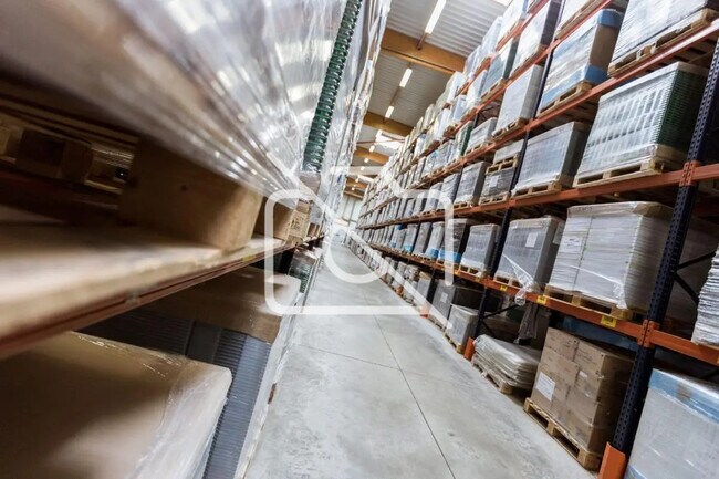 Plus de détails pour Industriel/Logistique à louer