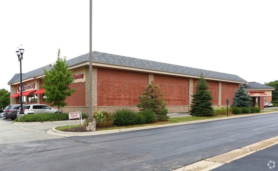 2075 S Lake St, Mundelein, IL à louer - Photo de l’immeuble – Image 2 sur 4
