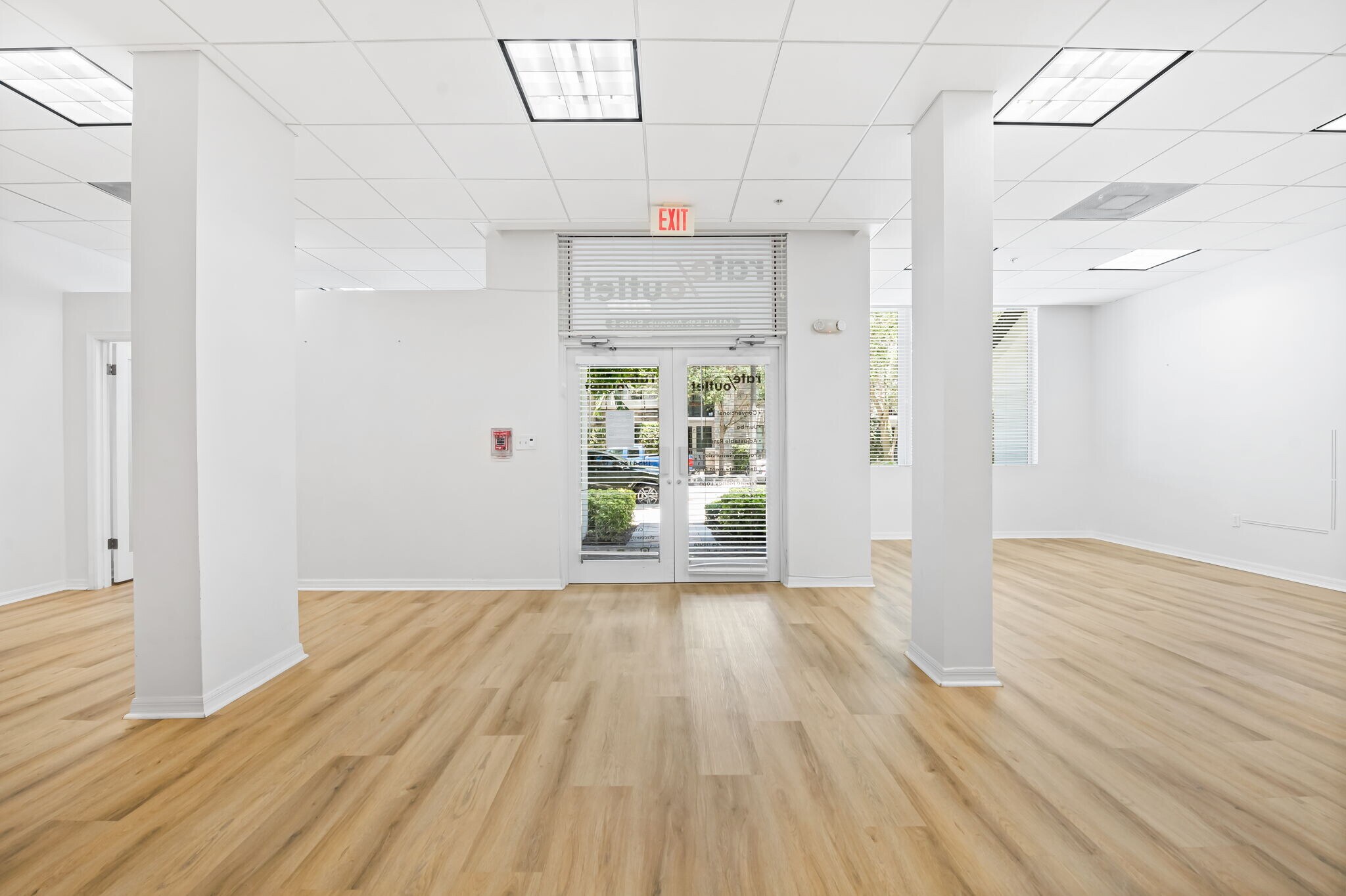 440 NE 4th Ave, Fort Lauderdale, FL à louer Photo principale– Image 1 sur 21