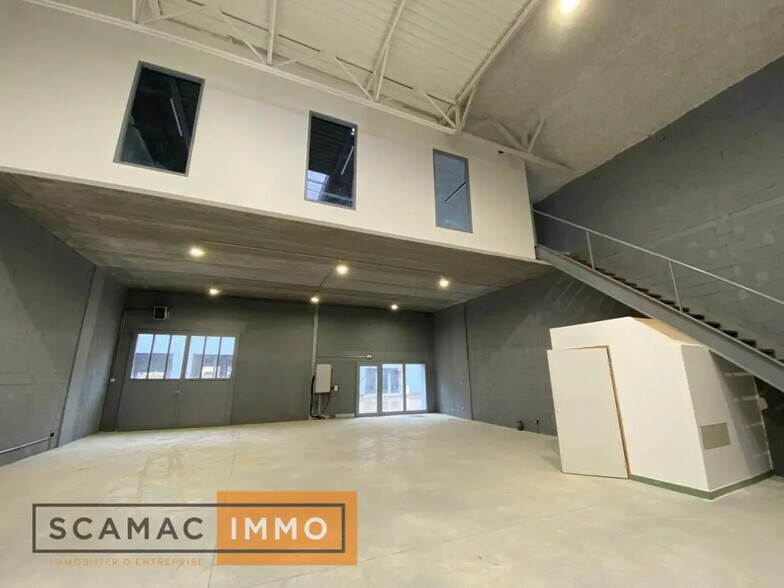 Industriel/Logistique dans Vaux-le-Pénil à louer - Photo intérieure – Image 1 sur 4