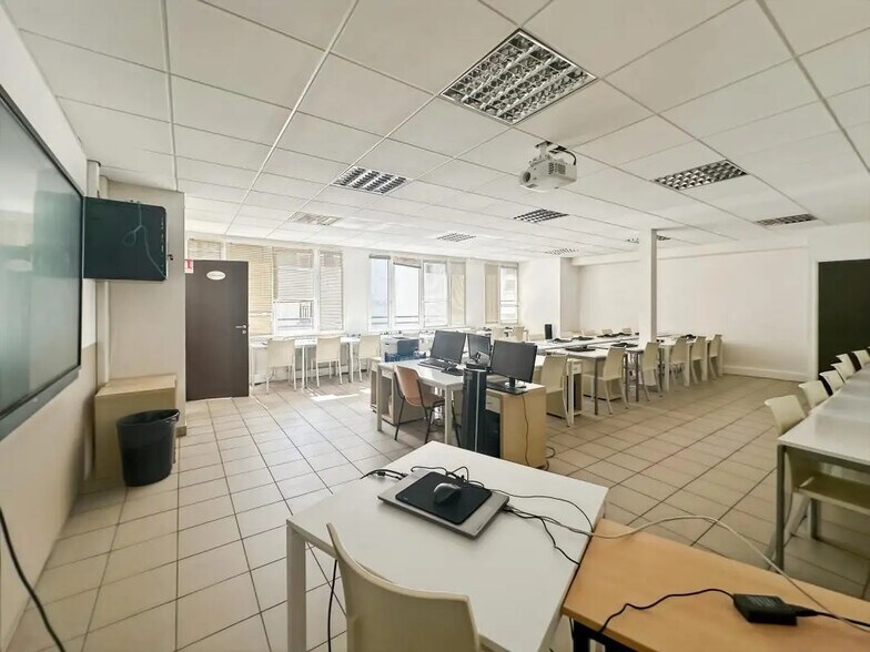 Bureau dans Paris à louer - Photo de l’immeuble – Image 3 sur 6