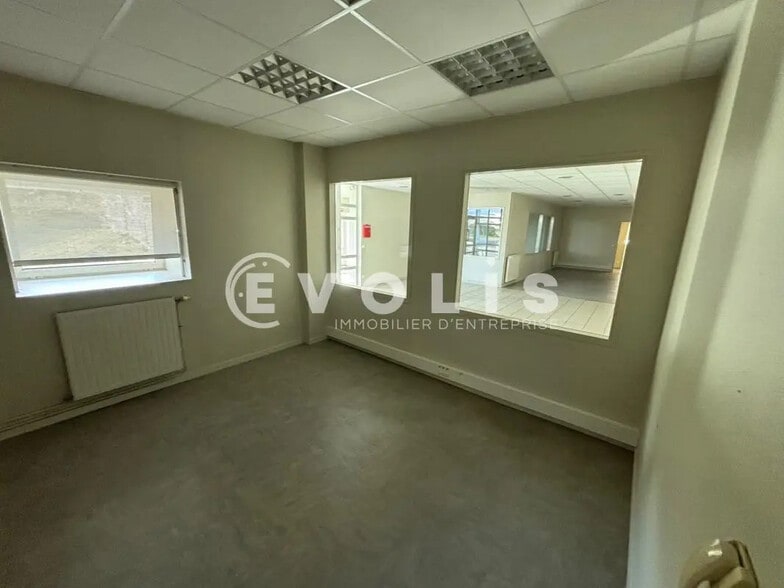 Bureau dans Amiens à louer - Photo de l’immeuble – Image 2 sur 4