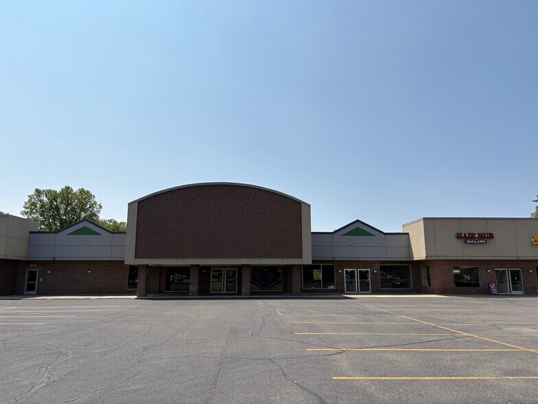 35103-35243 Grand River Ave, Farmington Hills, MI à louer - Photo de l’immeuble – Image 2 sur 4