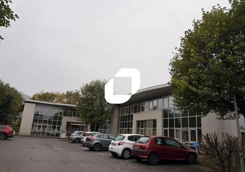 Bureau dans Gières à louer - Photo de l’immeuble – Image 3 sur 7