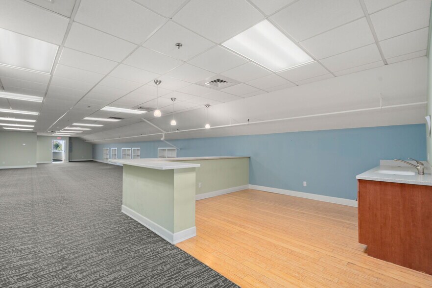 109 Talcott Rd, West Hartford, CT à vendre - Photo de l’immeuble – Image 3 sur 40