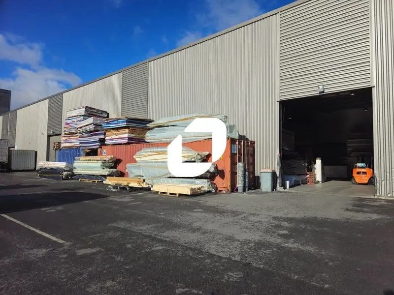 Local d’activités dans Saint-Denis à louer Photo de l’immeuble– Image 1 sur 12